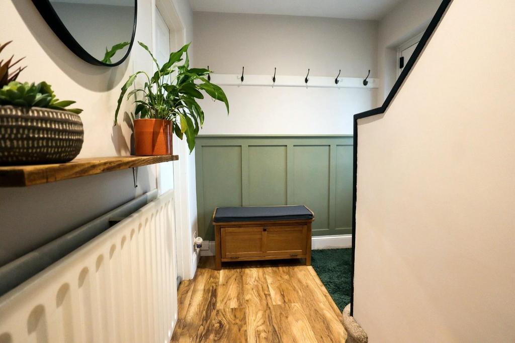 Hallway (2).jpg