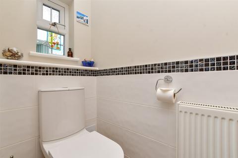 48 Sanderstead Hill, South Croydon, CR2 0HA