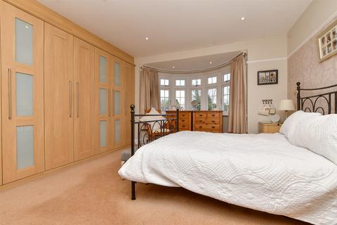 48 Sanderstead Hill, South Croydon, CR2 0HA