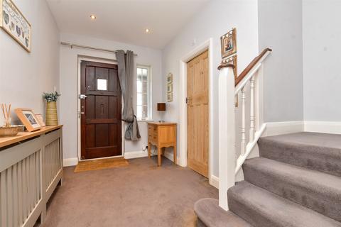 48 Sanderstead Hill, South Croydon, CR2 0HA