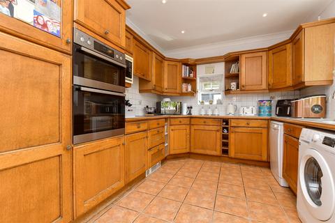 48 Sanderstead Hill, South Croydon, CR2 0HA