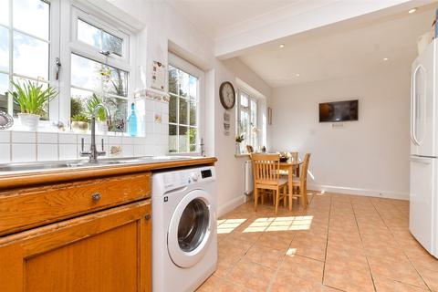 48 Sanderstead Hill, South Croydon, CR2 0HA
