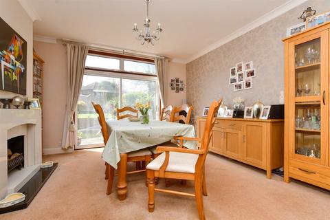 48 Sanderstead Hill, South Croydon, CR2 0HA