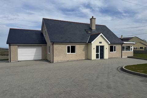 undefined, Ffordd Caergybi, Cemaes Bay, LL67