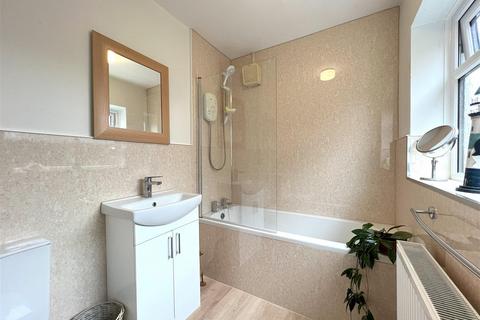 69 Bankhouse Drive, Buglawton, Congleton, CW12 2BL