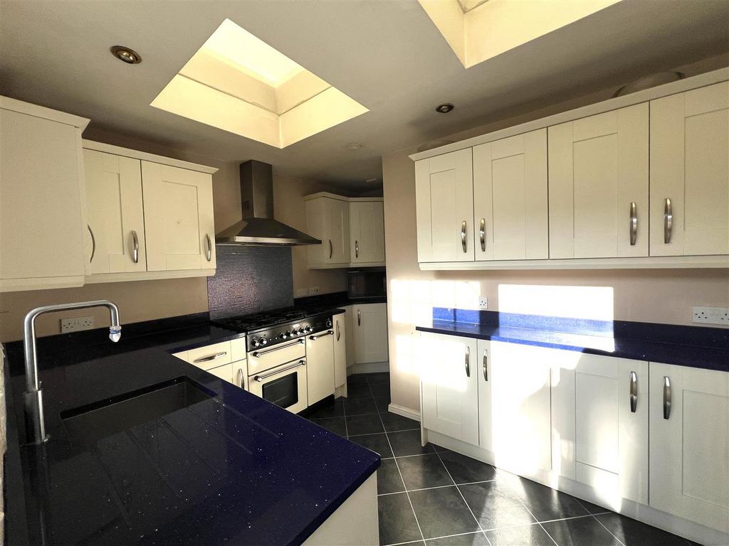2 Nursery Ave (18).JPG