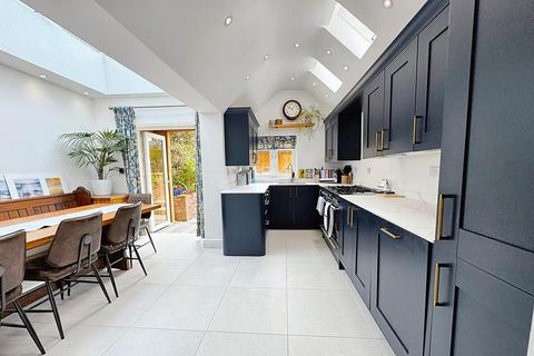 4 bedroom terraced house for sale, Melbourne Street, Tiverton, Devon