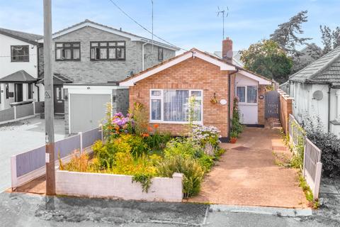 3 bedroom bungalow for sale, Elm Grove, Hockley SS5