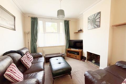 3 bedroom terraced house to rent, Alexandra Road