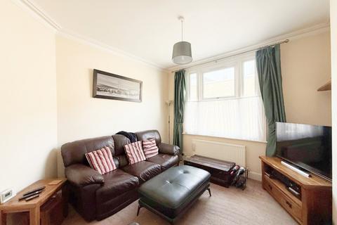 3 bedroom terraced house to rent, Alexandra Road
