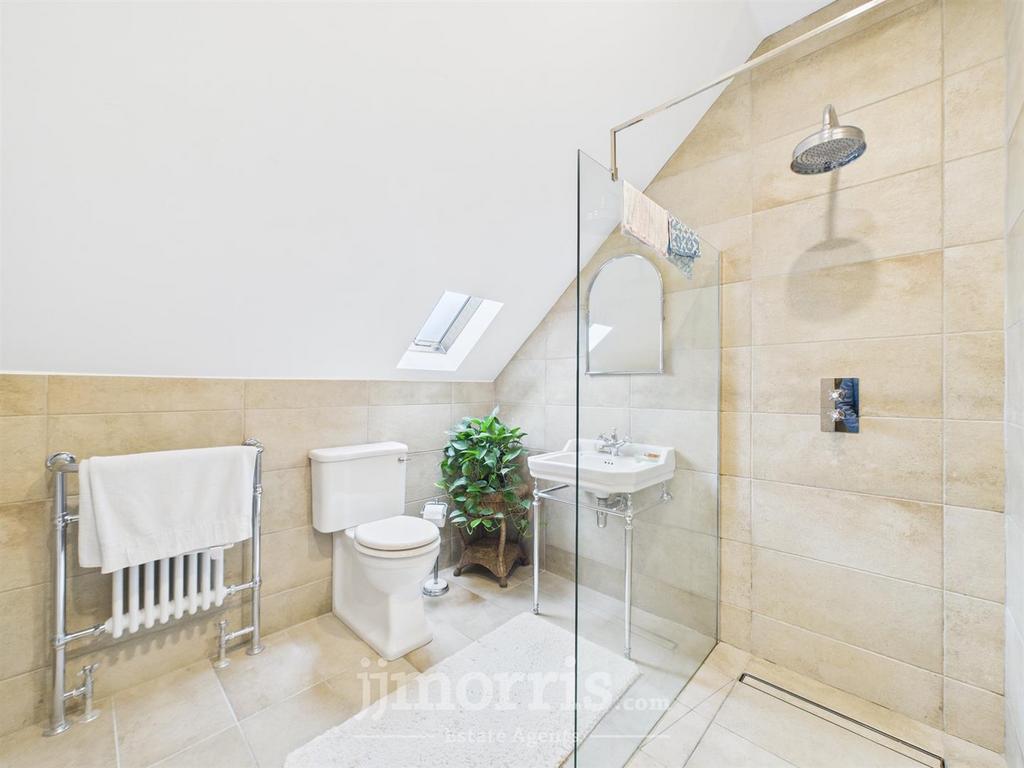 Wet/Shower Room