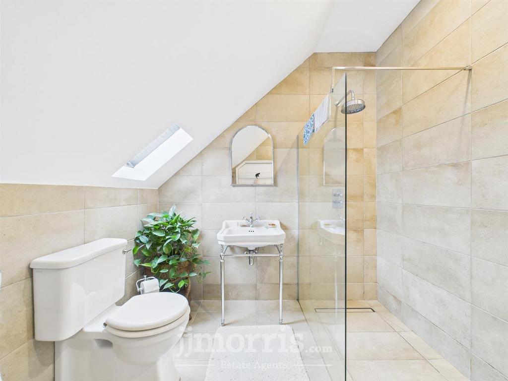 Wet/Shower Room