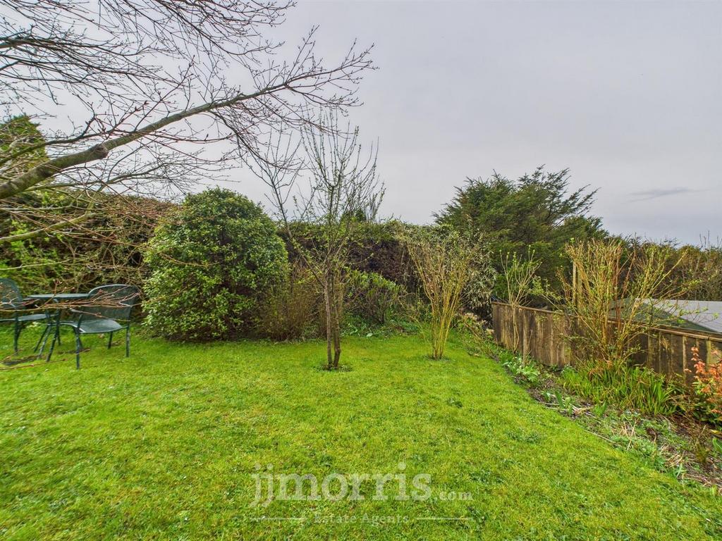 CAM02122 G0-PR0276-STILL037.jpg