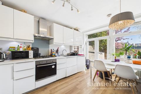 4 bedroom flat for sale, Gressenhall Road, Southfields, London, SW18