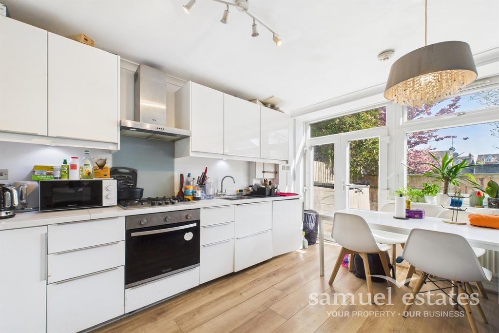 Kitchen/Living area