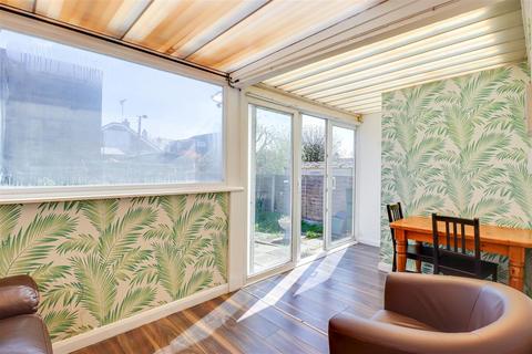 14 Cleveland Drive, Westcliff-on-sea, SS0 0SU