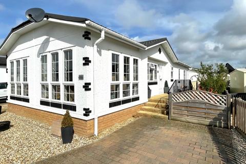 2 bedroom park home for sale, Faringdon Road, Lechlade, GL7