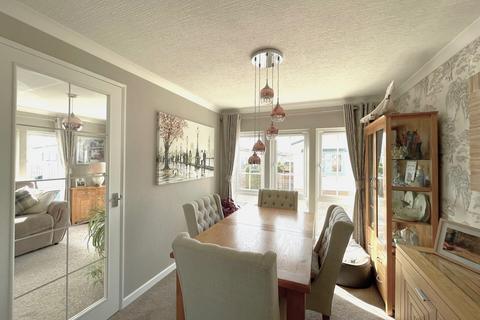 2 bedroom park home for sale, Faringdon Road, Lechlade, GL7