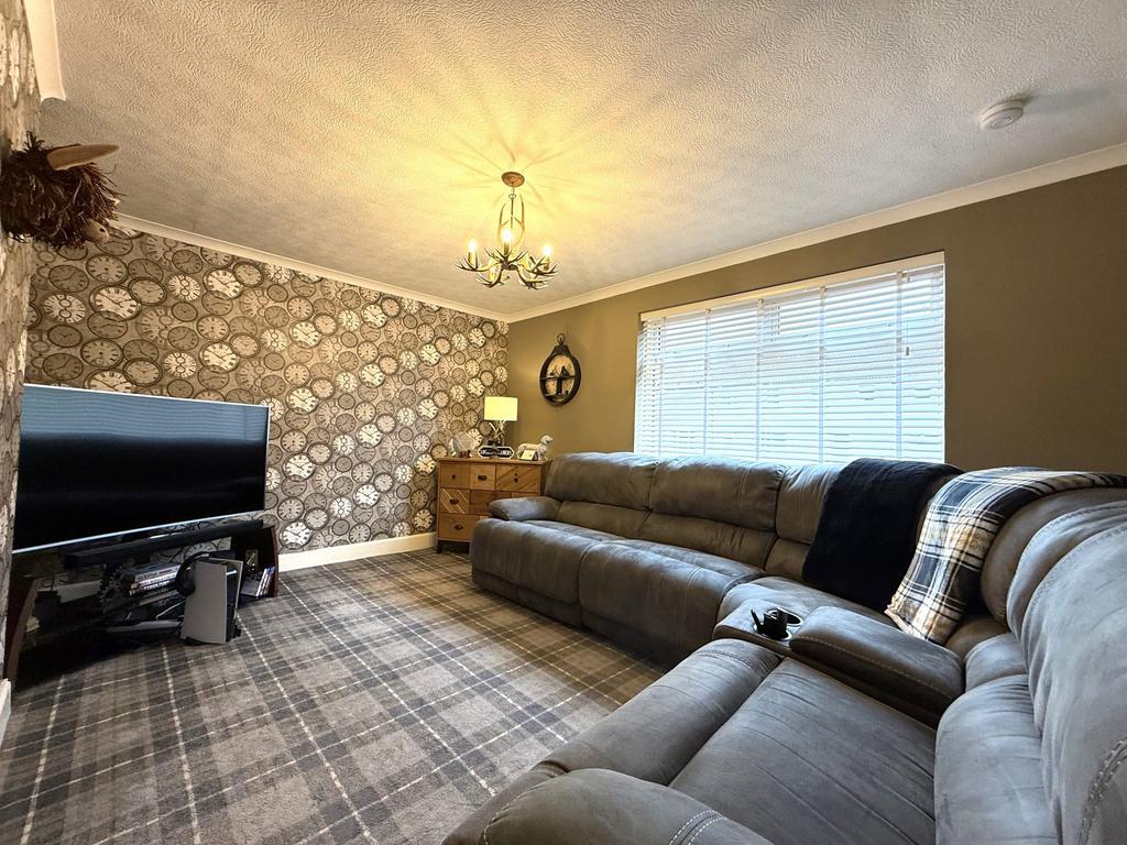 31 Wallamhill Road, Locharbriggs, Dumfries, DG1 1 U