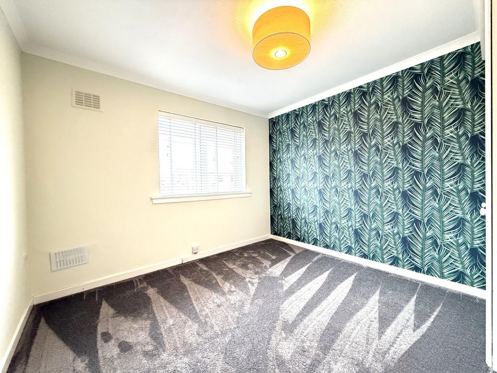 31 Wallamhill Road, Locharbriggs, Dumfries, DG1 1 U