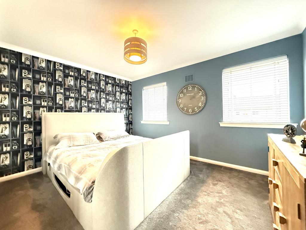 31 Wallamhill Road, Locharbriggs, Dumfries, DG1 1 U