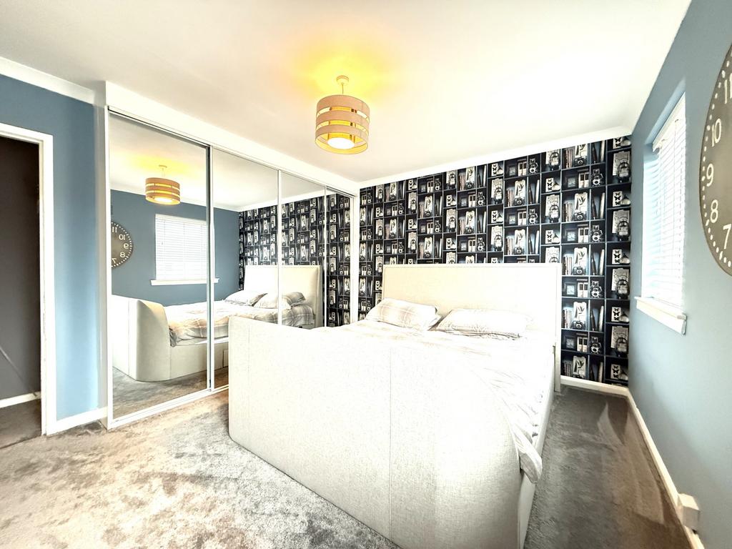 31 Wallamhill Road, Locharbriggs, Dumfries, DG1 1 U