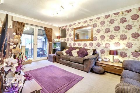 15 Maynard Close, Bradwell, Milton Keynes, MK13 9HS