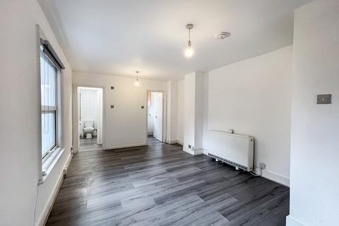 Studio to rent, New Cross Road, London SE14