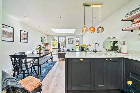 6 Percy Road, Guildford, GU2 9PA