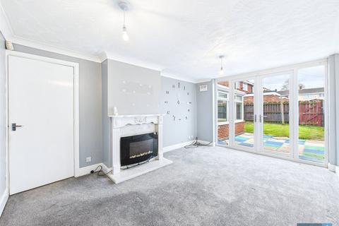70 Grasmere Road, Carcroft, Doncaster, DN6 8QG