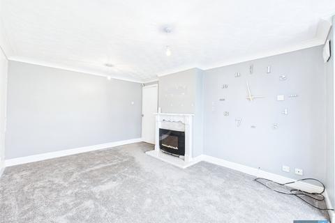 70 Grasmere Road, Carcroft, Doncaster, DN6 8QG
