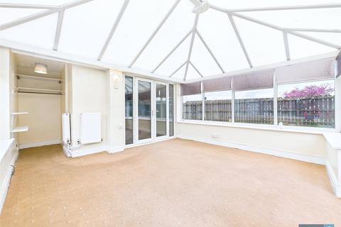 70 Grasmere Road, Carcroft, Doncaster, DN6 8QG