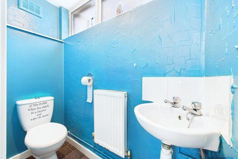 70 Grasmere Road, Carcroft, Doncaster, DN6 8QG