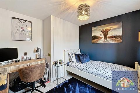 3 bedroom end of terrace house for sale, Langford Drive, Southport PR8