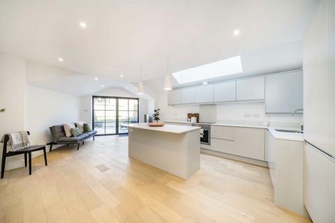 24 Steerforth Street, London, SW18 4HH