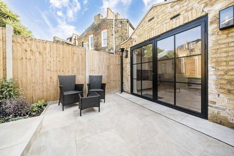24 Steerforth Street, London, SW18 4HH