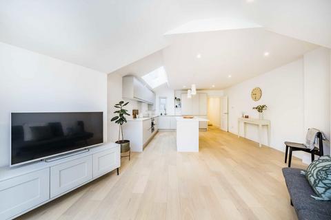 24 Steerforth Street, London, SW18 4HH
