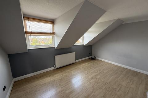 2 bedroom flat for sale, Westgate Court, Dunstable