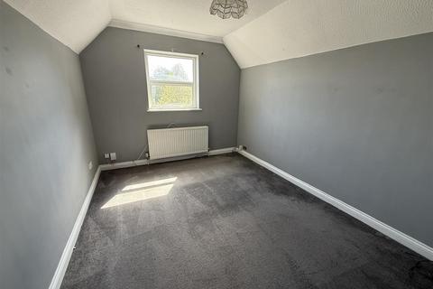 2 bedroom flat for sale, Westgate Court, Dunstable