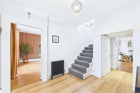 Lakefield Main Street, Newtonmore, PH20 1DP