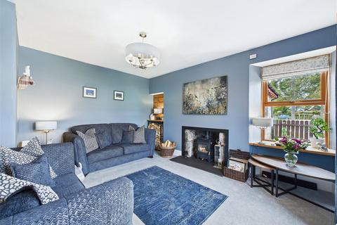 Lakefield Main Street, Newtonmore, PH20 1DP