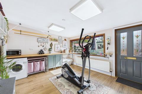Lakefield Main Street, Newtonmore, PH20 1DP