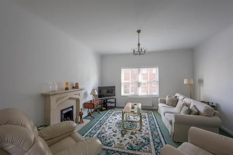 5 bedroom townhouse for sale, Featherstone Grove, Great Park, Newcastle upon Tyne