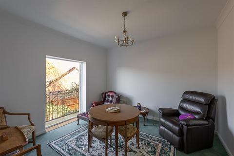 5 bedroom townhouse for sale, Featherstone Grove, Great Park, Newcastle upon Tyne