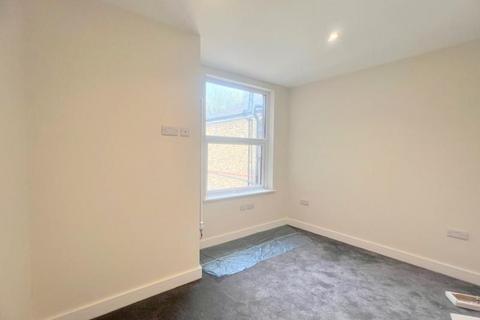 House share to rent, Valetta Road, Acton