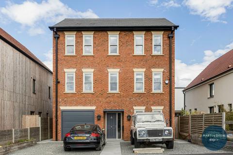 5 bedroom detached house for sale, Read Place, Ambrosden OX25