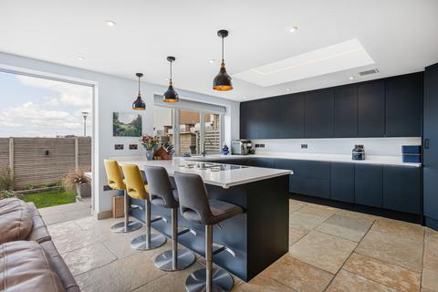 5 bedroom detached house for sale, Read Place, Ambrosden OX25