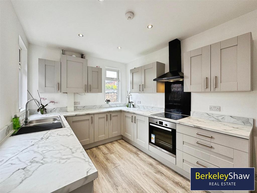 Kitchen (2)