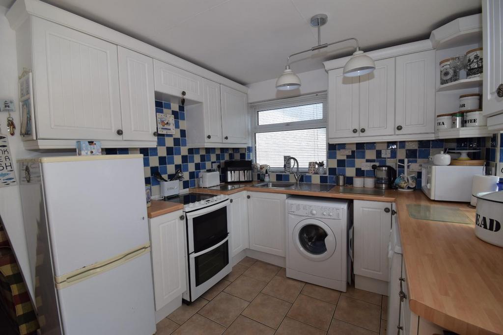 Kitchen 3.JPG
