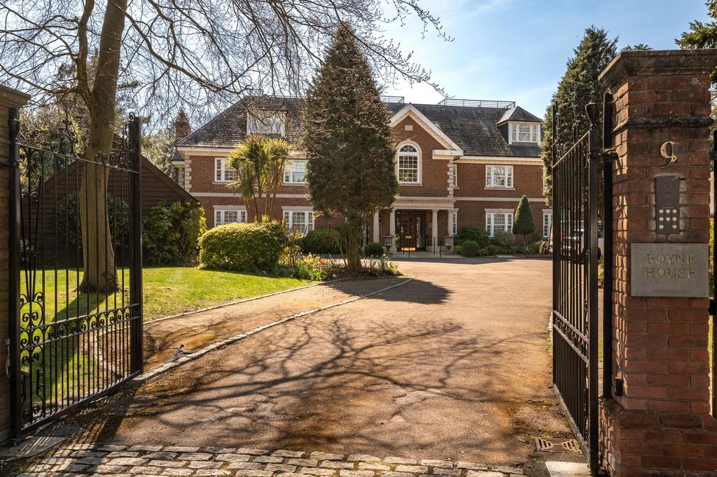Entrance to property